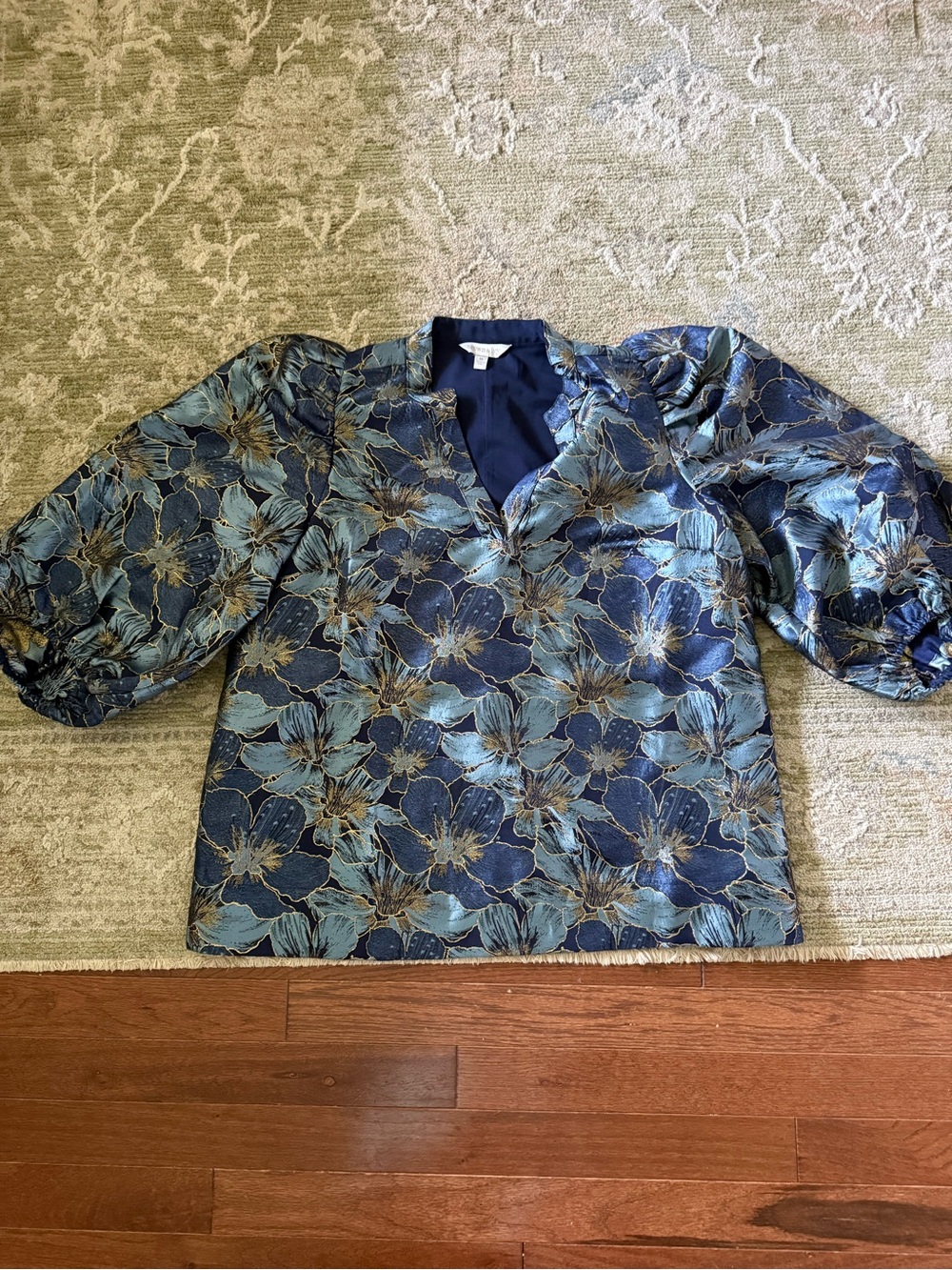 crown & ivy Blue Floral Puff-Sleeve Blouse